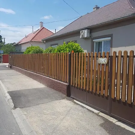 Tini Apartman Balatonfured Exterior photo